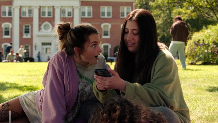 It's a canon event. Don't interfere. Roommates is now playing.