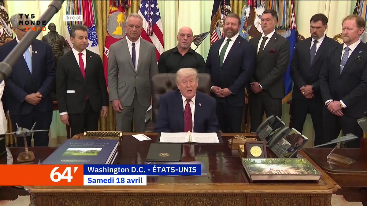 Fermeture du détroit d'Ormuz : Donald Trump met en garde contre toute tentative de chantage de la part des Iraniens. Ce matin, un pétrolier a même été visé par des tirs iraniens. Le point sur la situation ce samedi :