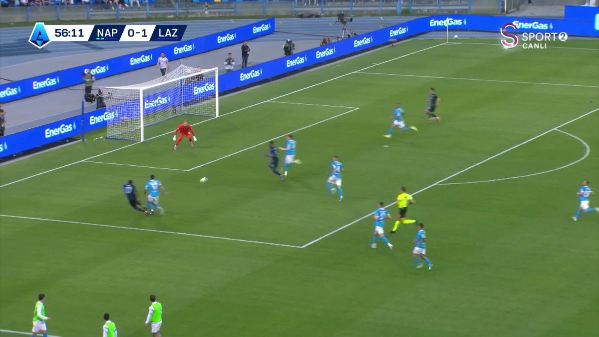 Napoli savunması çoktan tatile çıkmış gibi, 0-2!
