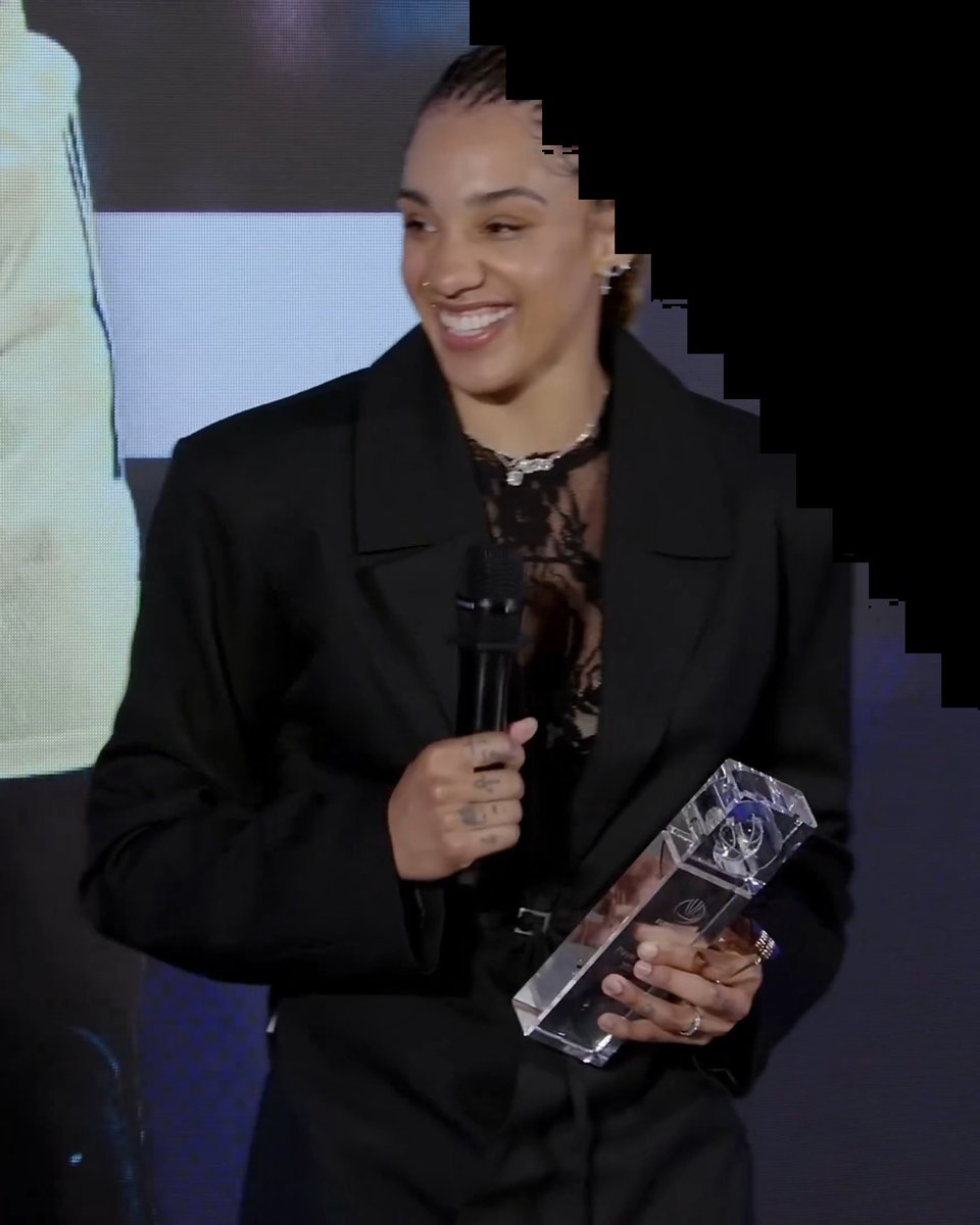 Easy choice 😌 #EuroLeagueWomen x gabby williams 👻