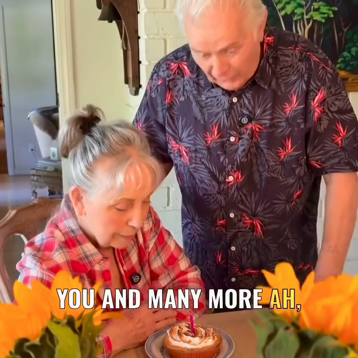 Martin Sheen singing Happy Birthday to Janet, his wife of 64 years, is just adorable 🥹 🎂 The couple share four children together: Emilio Estevez, Charlie Sheen, Ramón Esteves and Renée Estevez. #couplegoals 📽️: martinsheenpodcasts
