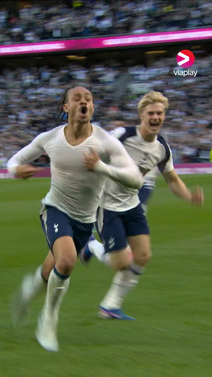 "SNACKA OM KANONINHOPP AV BERGVALL" 🔥🇸🇪 Lucas Bergvall kommer in i 76:e matchminuten och redan minuten efter har han en fot med i spelet när Xavi Simons nätar för Tottenham 💥