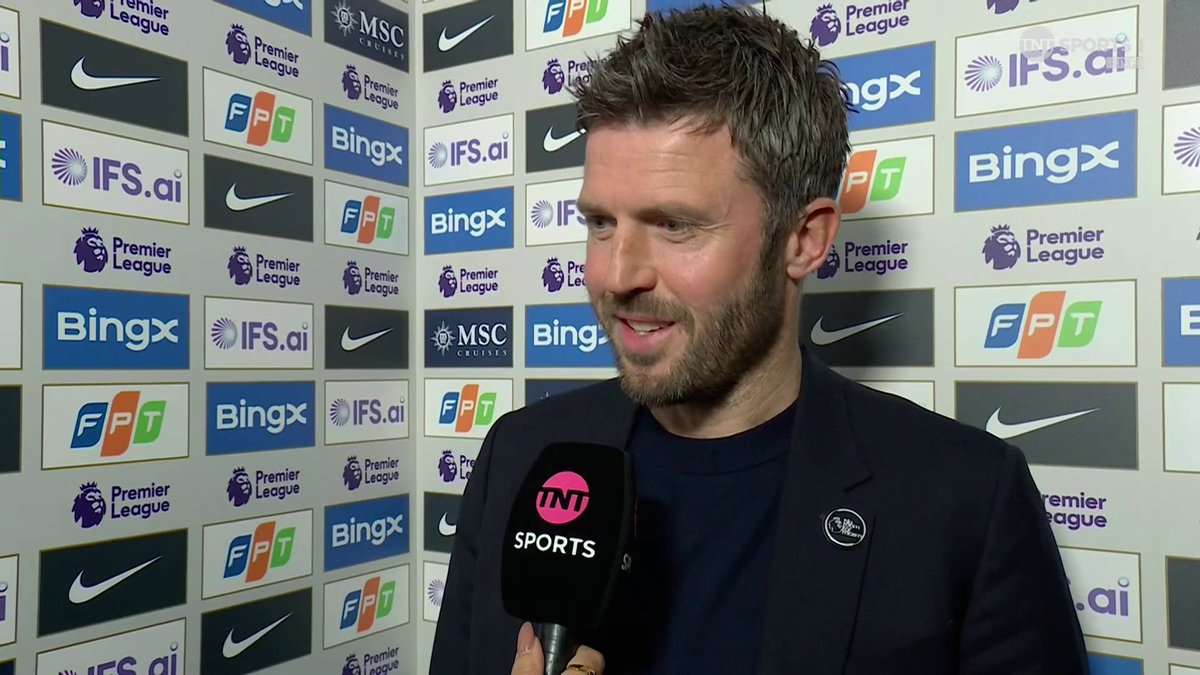 "There are fewer options at centre-back... but we can adapt" 🫡 Michael Carrick on Leny Yoro's injury and Manchester Utd's "tunnel vision" mentality ahead of facing Chelsea. 🎙️ Jules Breach 📺 TNT Sports and HBO Max