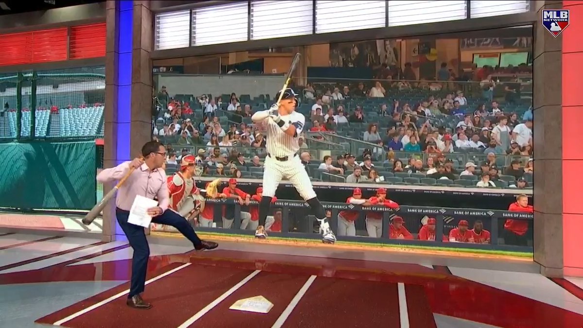 “There's no movement going forward... he can set that foot down wherever he wants and he's ready to go.” DeRo takes a look at Aaron Judge's swing and how he uses his front leg as a kickstand. #MLBCentral