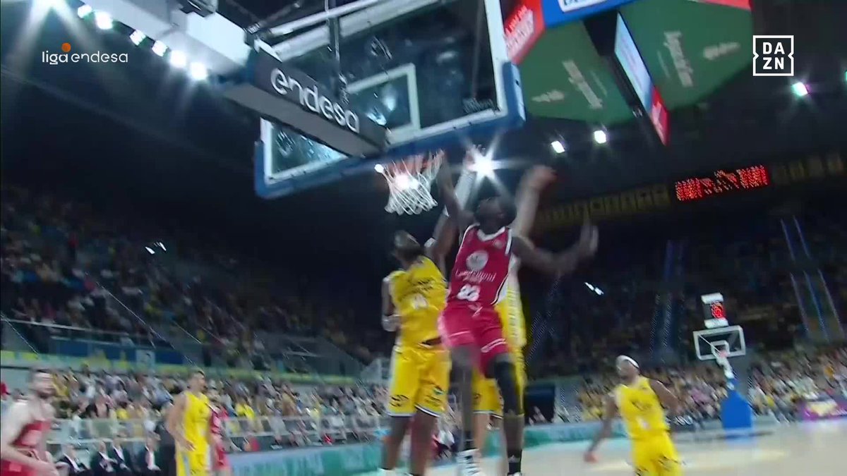 ¡DESCARADOOOOOOOOOOO, YOUSSOUF TRAORÉ! ¡QUÉ AUTÉNTICA BESTIALIDAD! 😱 📺 DAZN España | #LigaEndesa | Casademont Zaragoza