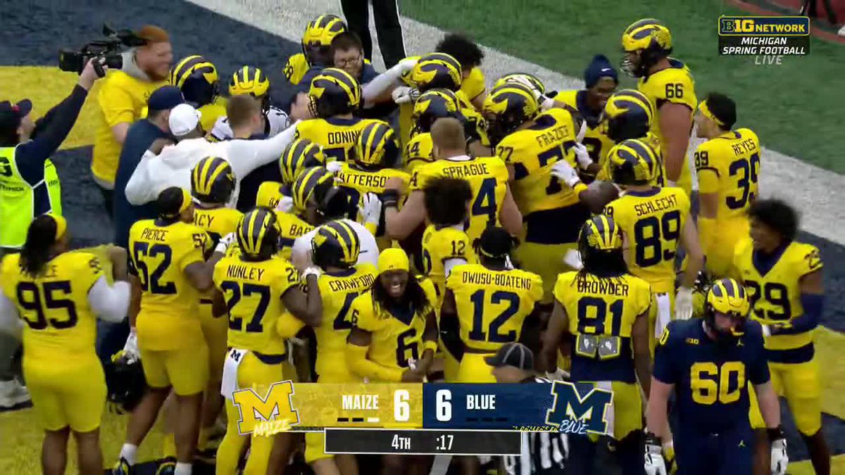 Maize find the end zone for the late lead 👏 Michigan Football 📺: Big Ten Network