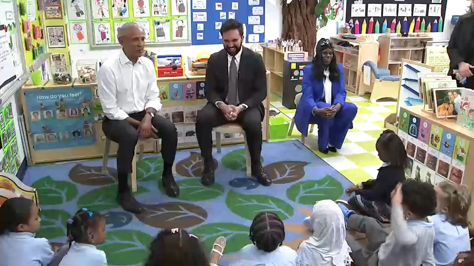 A group of children serenade President Barack Obama and Mayor Zohran Mamdani with "Soda Pop" from the movie KPop Demon Hunters
