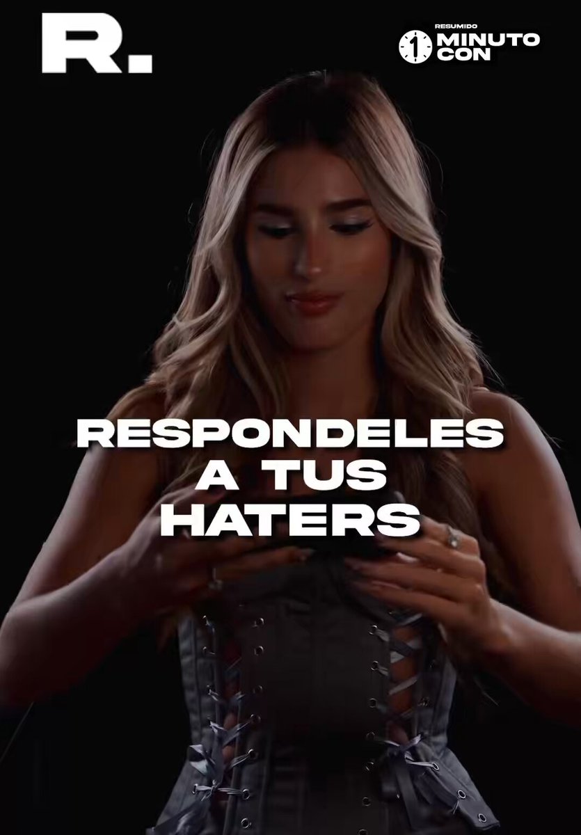 me da risa como estaba leyendo una critica de un hater por su voz y se puso a cantar shubarundum LA AMO TANTO 😭