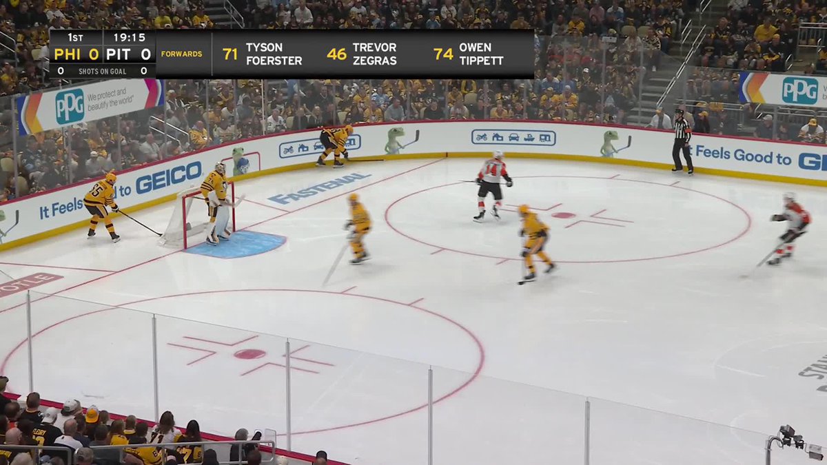 It didn’t even take ONE minute before the “Flyers Suck” chants started 😂