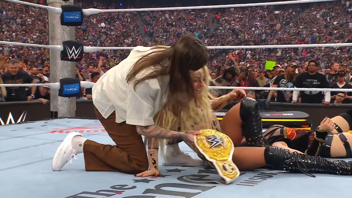 LIV MORGAN IS THE NEW WOMEN'S WORLD CHAMPION!!! LIV Morgan Stream #WrestleMania LIVE RIGHT NOW on the @ESPN app! ➡️