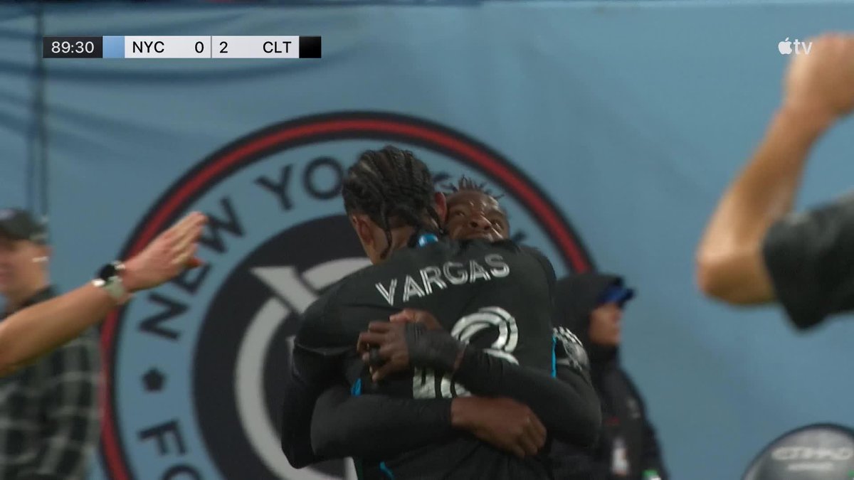 Class finish Kerwin Vargas 😱 Charlotte up 2-0 late.