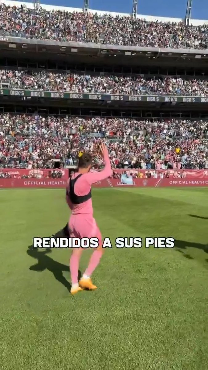 🐐🇦🇷👏 ¡IMPRESIONANTE MARCO QUE SOLO ÉL PUEDE GENERAR! Tras su doblete ante Colorado Rapids y la victoria de Inter Miami, los más de 75.000 hinchas que estaban en el estadio ovacionaron a Leo Messi. 📹 MLS Español