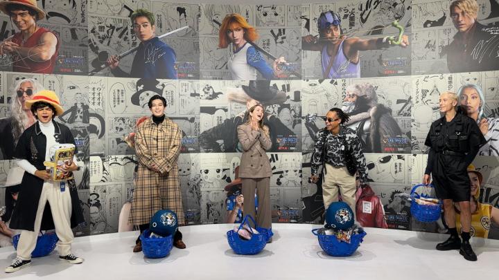 実写版『ONE PIECE』キャストが ONE PIECE BASE SHOPへ！ ショップ内の 展示や映像に大興奮👀✨ ここでしか買えないグッズの数々に 爆買いが止まらない！？🛍️ ONE PIECE(ワンピース) Netflix #実写のワンピ #ネトフリワンピ #ONEPIECE