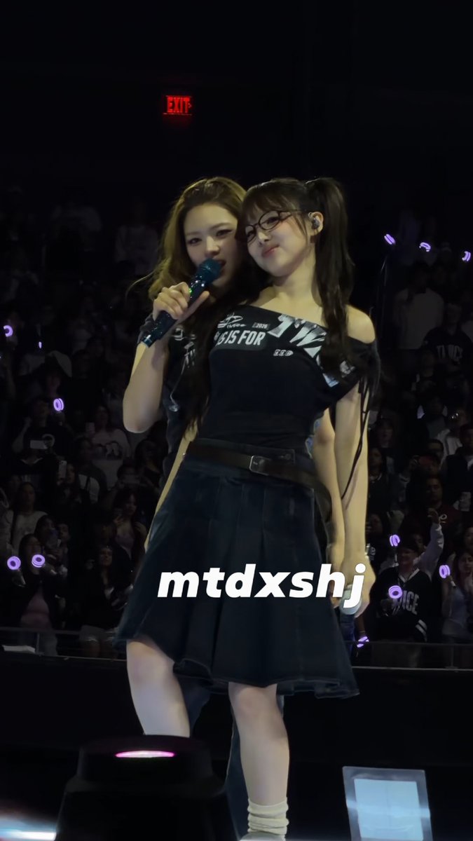 2YEON DANCING TO MY EAR'S CANDY AGAIN
