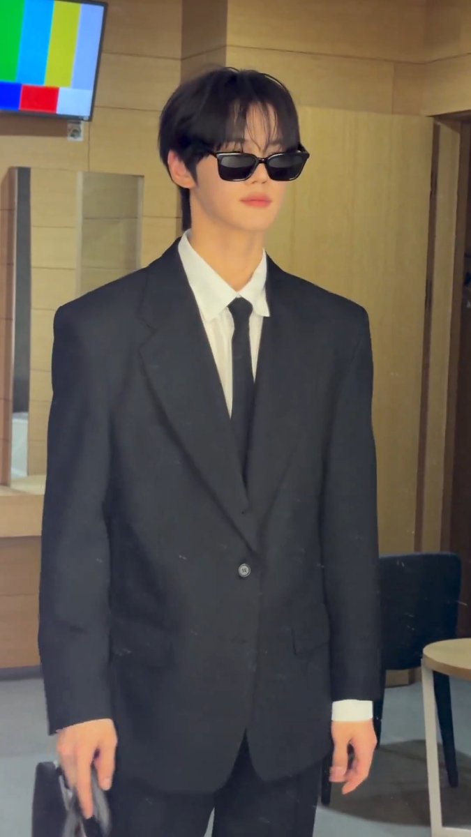 뀨샤칼라카 🕶️💼 🔗 #AND2BLE #앤더블 #KIMGYUVIN #김규빈