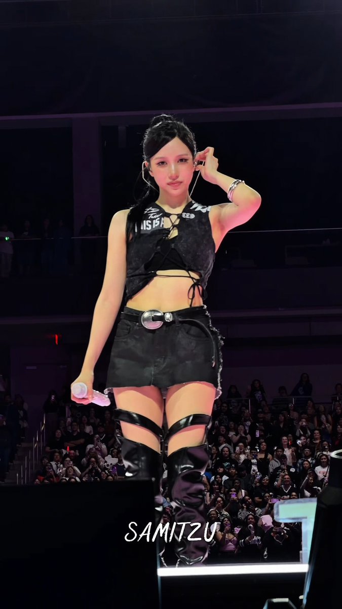 The high ponytail, the fit, and the boots in her home state... TEXAS GIRL MINA