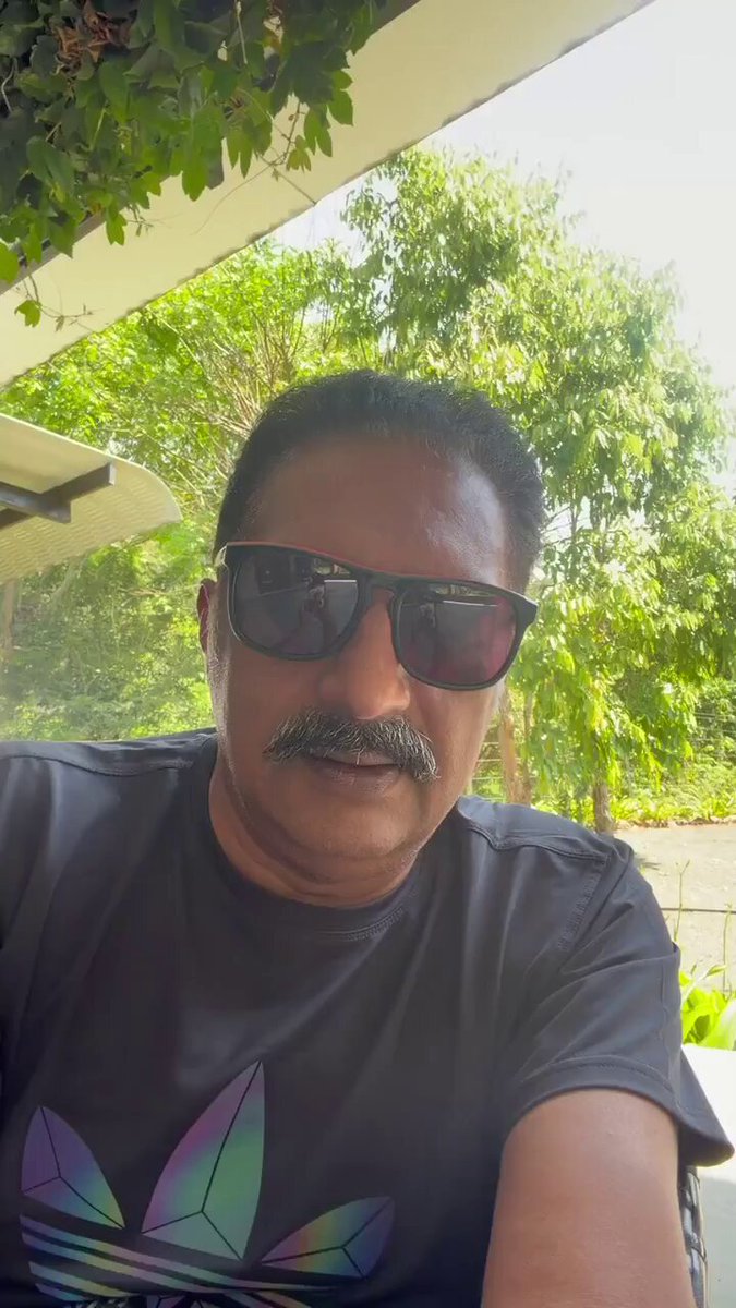 కొందరు నాయకులు నన్ను యాంటీ హిందూలా చూపించాలని కుట్రలు చేస్తున్నారు తనపై వచ్చిన విమర్శల మీద స్పందించిన నటుడు ప్రకాశ్ రాజ్ ధర్మాన్ని మతోన్మాదంతో అడ్డు పెట్టుకుని అసహ్యమైన రాజకీయాలు చేసే కొందరు కావాలనే నాపై తప్పుడు ఆరోపణలు చేస్తున్నారు అన్ని ధర్మాలను సమానంగా ప్రేమించే నాకు అవతార పురుషుడు రాముడు గురించి తక్కువగా మాట్లాడే అవసరం లేదు – ప్రకాష్ రాజ్