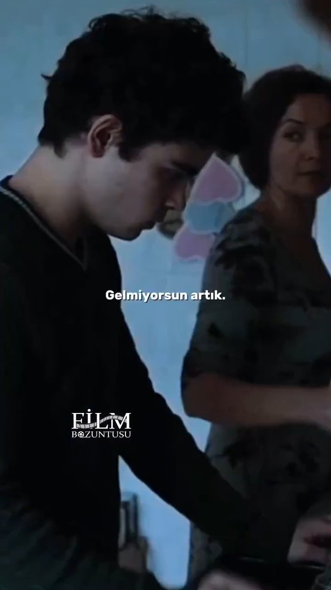 Arkadaşının annesiyle yasak aşk yaşıyor