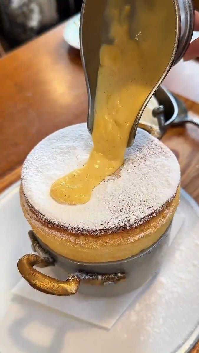 Japan's Fluffiest Soufflé Pancakes 🥞🇯🇵 Light as a cloud and super fluffy! Perfect for Sunday breakfast. Good morning! ☕️