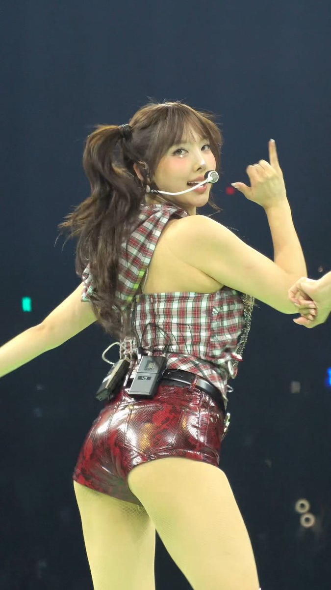 NAYEON WITH BANGS AND PIGTAILS FOR MEEEEEE