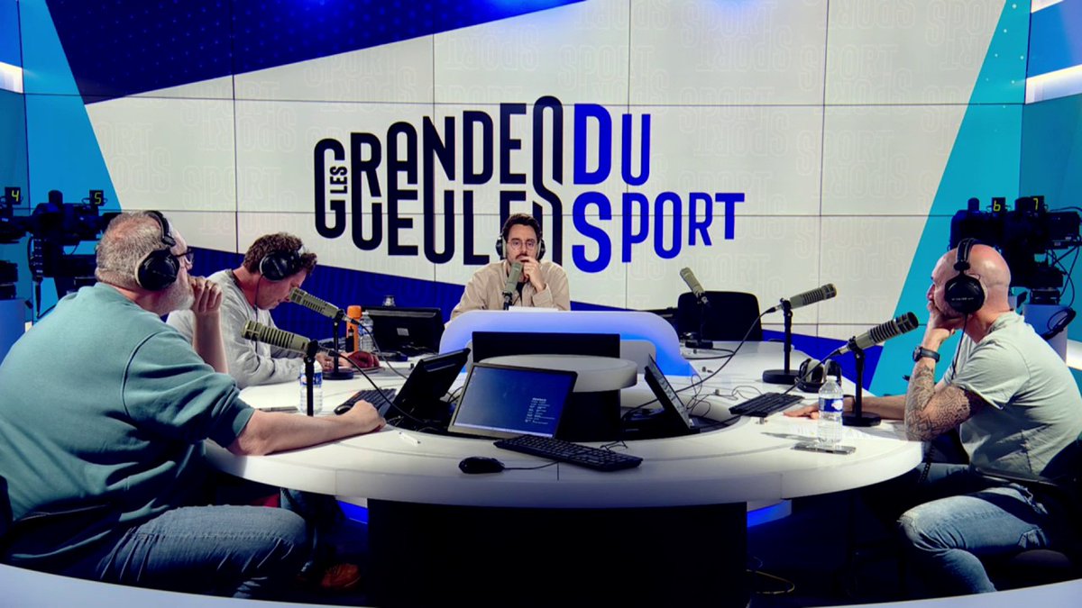 💥Dupraz ne mâche pas ses mots sur Beye après la défaite au Moustoir: "De son jeu, on ne voit rien pourtant il nous explique les choses. Il nous les explique tellement que je ne comprends rien ! Lorsqu'il était consultant, il ne manquait pas de fracasser les entraîneurs français"