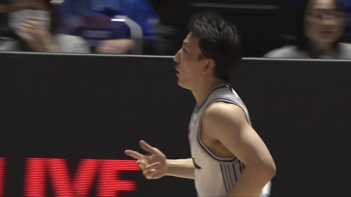 反撃の狼煙か🔥 長崎#11 熊谷が超ロングブザビを決める！！ 長崎ヴェルカ 公式 📡バスケットLIVEで生配信中 #Bリーグ #りそなグループ