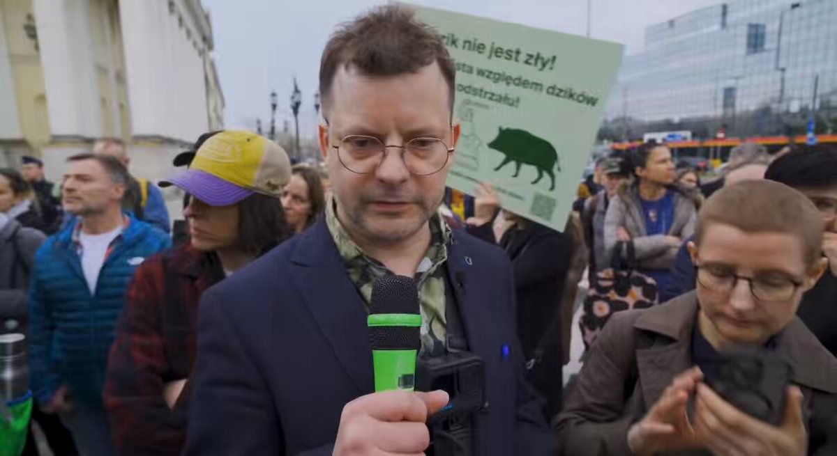 Jaok vs obrońcy dzików w Warszawie Ale tam Choroszcz jest, jakaś wariatka wyrywa mu mikrofon i go przepycha XD