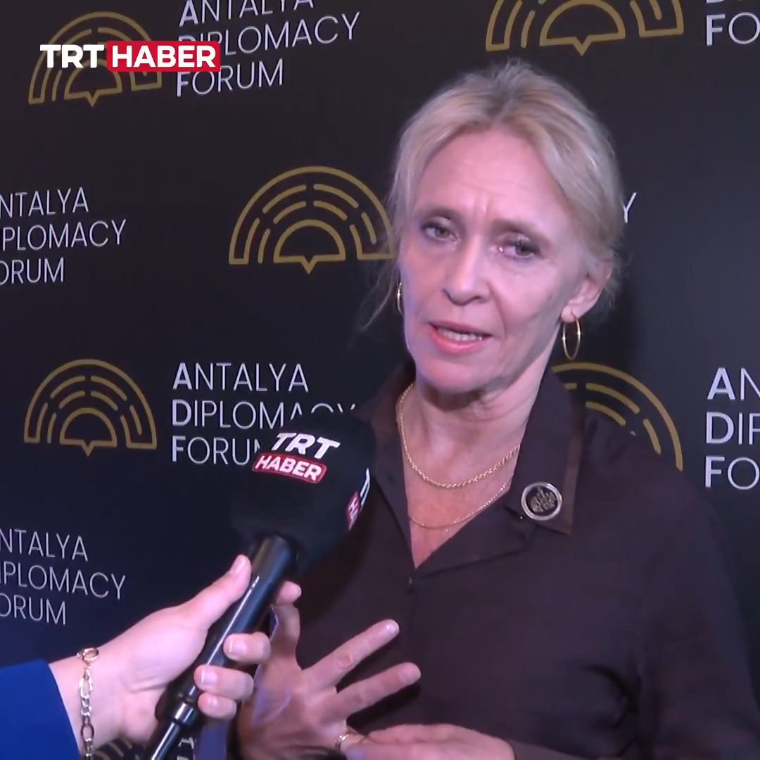 İzlanda Dışişleri Bakanı Gunnarsdottir, Antalya Diplomasi Forumu'nda TRT Haber'e konuştu. 📌”Cumhurbaşkanı Erdoğan’ın diplomasiyi inşa etmemiz gerektiği mesajı çok önemli, not ettim…” 📌“Türkiye, tüm NATO ülkelerini kucaklayabilecek bir müttefik.” #ADF2026