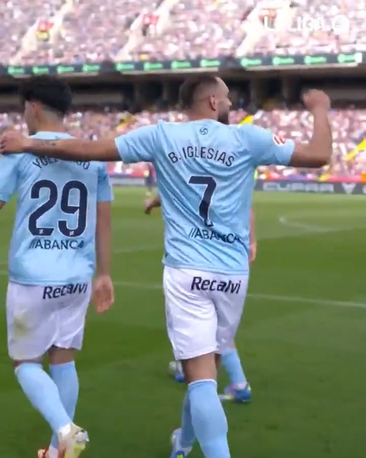 Los golazos del 𝗽𝗮𝗻𝗱𝗮. 🐼 Tal día como hoy, Borja Iglesias marcaba este hat-trick frente al FC BARCELONA. Celta | LALIGAEASPORTS
