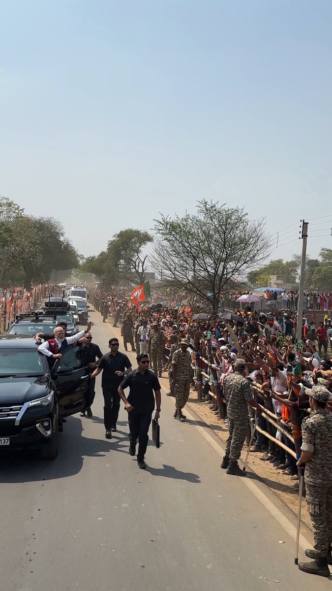 Today, Purulia greeted me with: Large crowds at the helipad. Large crowds on the way which led to an impromptu roadshow. Great affection at the huge rally. Large crowds on the way leading to another impromptu roadshow! A clear indication of the political mood of West Bengal!
