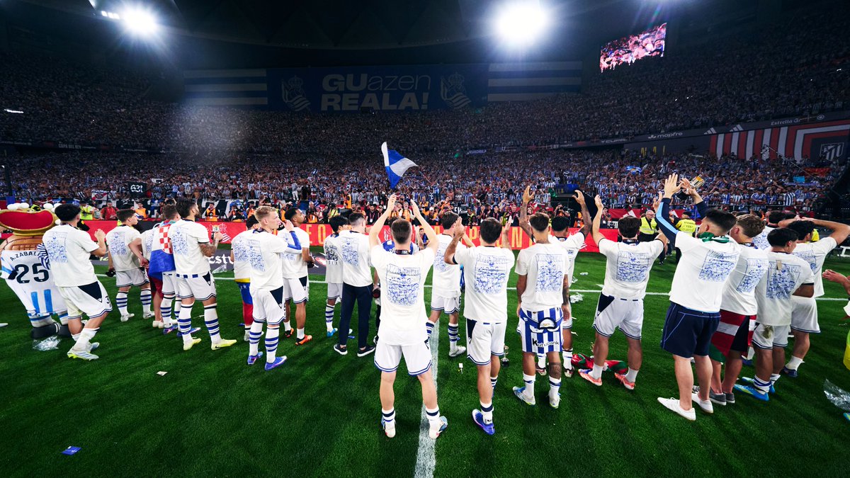 📹 INSIDE | El sueño txuri-urdin que se cumplió en La Cartuja. Vivimos desde dentro los últimos momentos de la tanda de penaltis y la celebración de la Real Sociedad Fútbol tras proclamarse campeón de la #CopaDelReyMapfre. ¡Emociones a flor de piel! #LaCopaMola