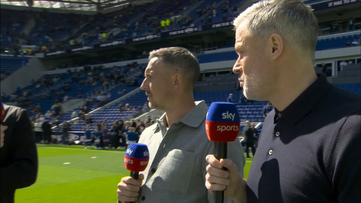 "He'll be desperate to get goals!" Phil Jagielka and Jamie Carragher give their thoughts on Isak being back in the starting line-up for Liverpool 👇