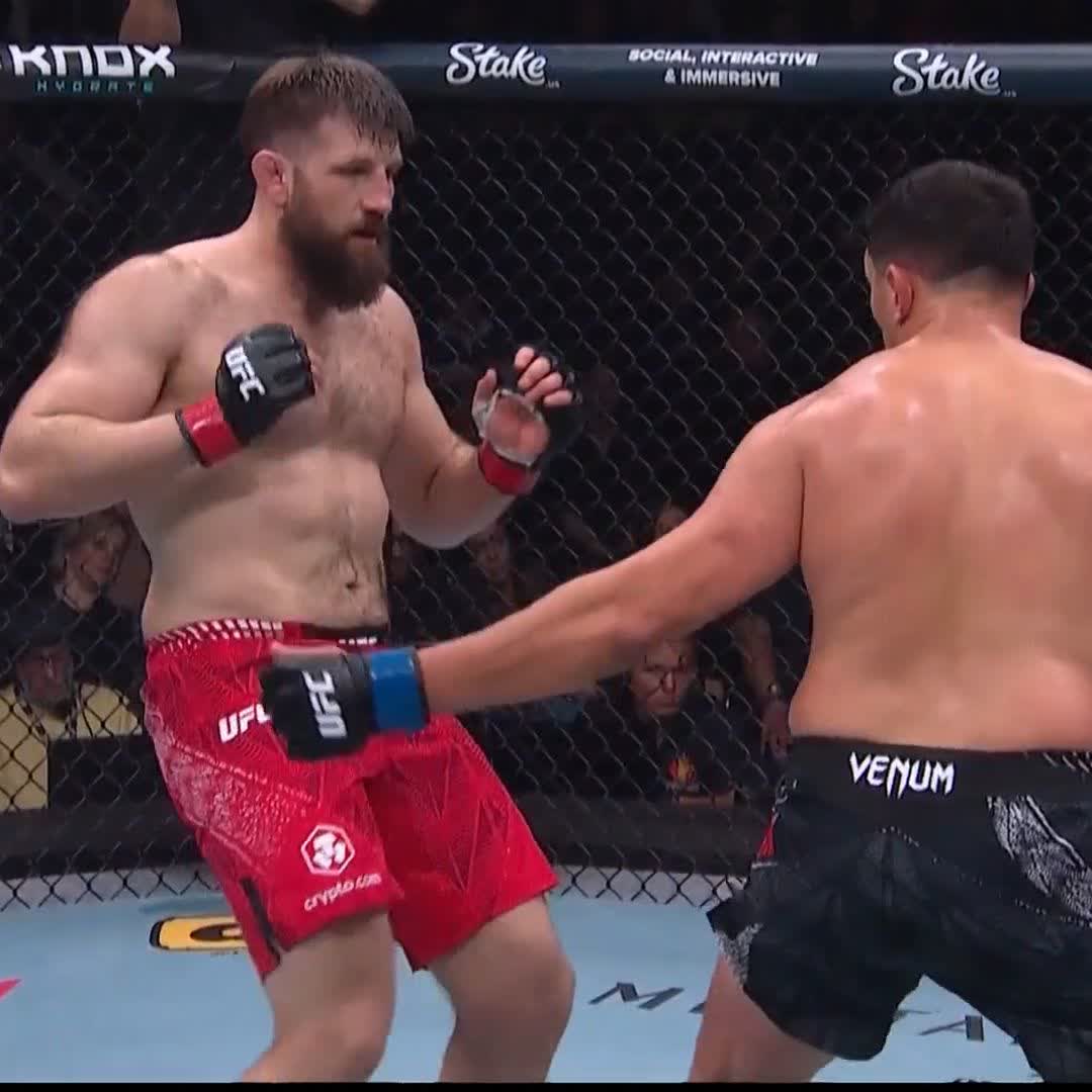 Türk dövüşçü Gökhan Sarıçam, UFC’deki ilk maçında rakibini nakavt etti.