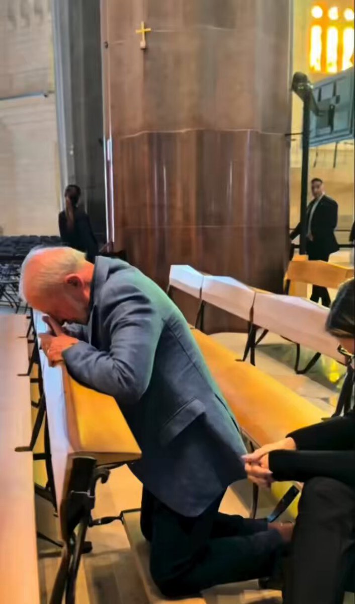 🚨LINDO! Presidente Lula e Janja EMOCIONADOS na visita a Basílica da Sagrada Família. Um domingo ABENÇOADO a todos vocês! ❤️🙏