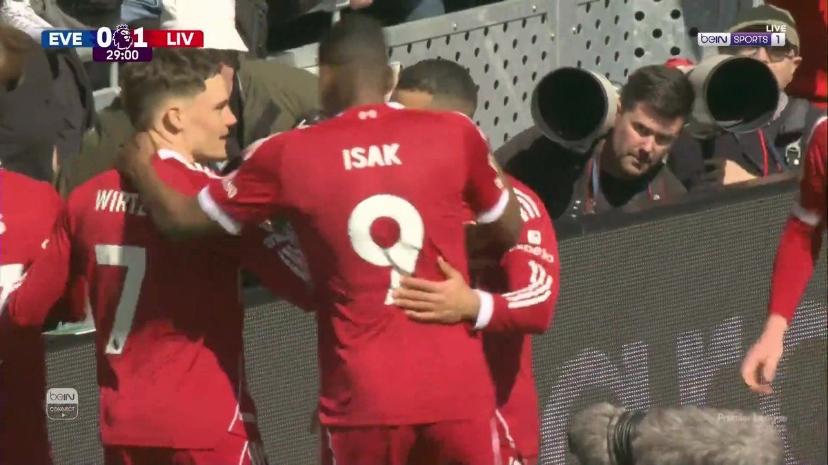 ⚽🔥 ليفربول يتقدّم على إيفرتون بهدف مميّز عن طريق النجم المصري محمد صلاح #الدوري_الإنجليزي_الممتاز #PremierLeague