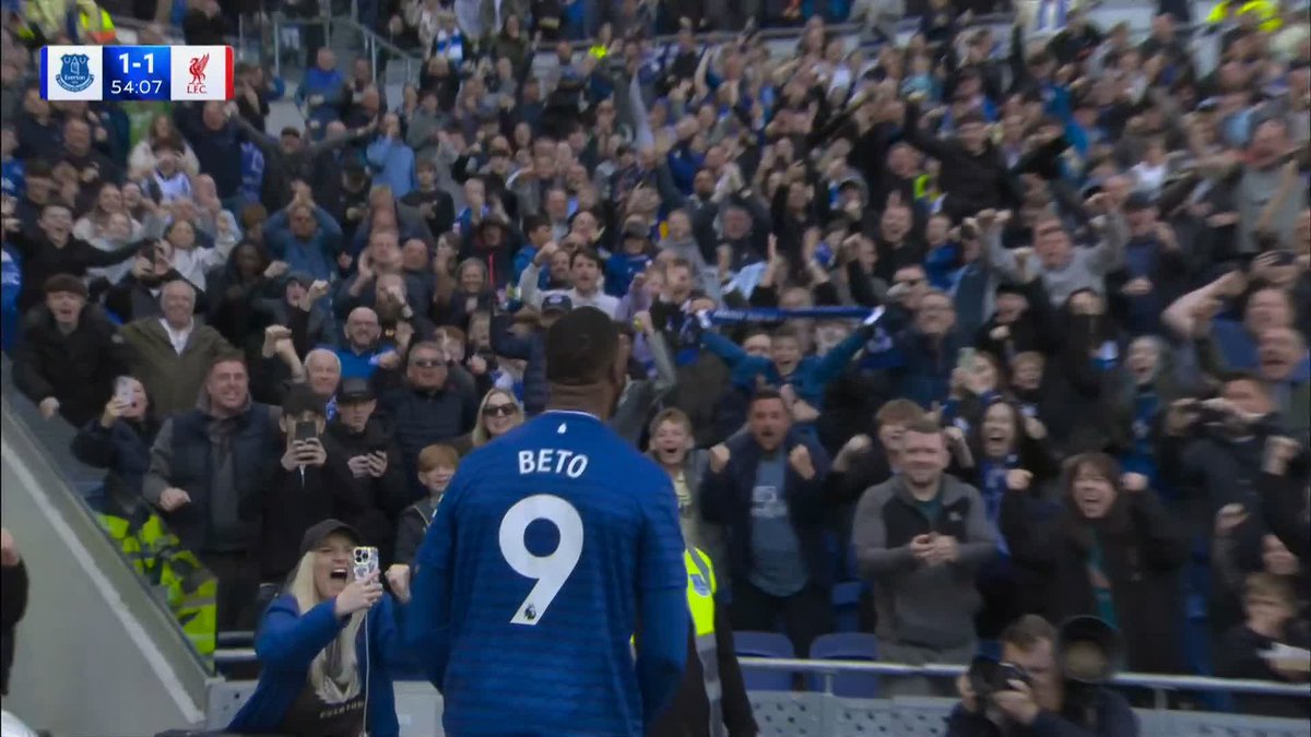 Beto equalises for Everton! 🔥