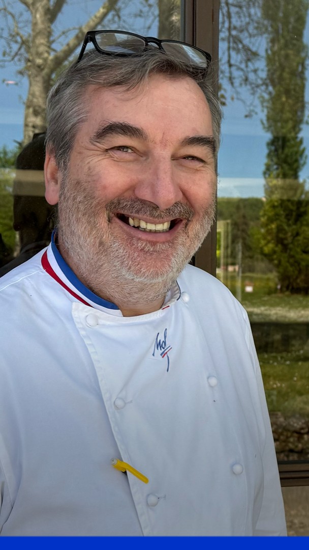 💬 "C’est plus accessible et donc on en profite" 🧑🍳 Pendant le mois d’avril en Dordogne, plusieurs restaurants proposent 30% de réduction aux moins de 30 ans Notre reporter, Robin Bernaud, a testé l’offre dans le restaurant du chef étoilé Vincent Arnould, à Trémolat