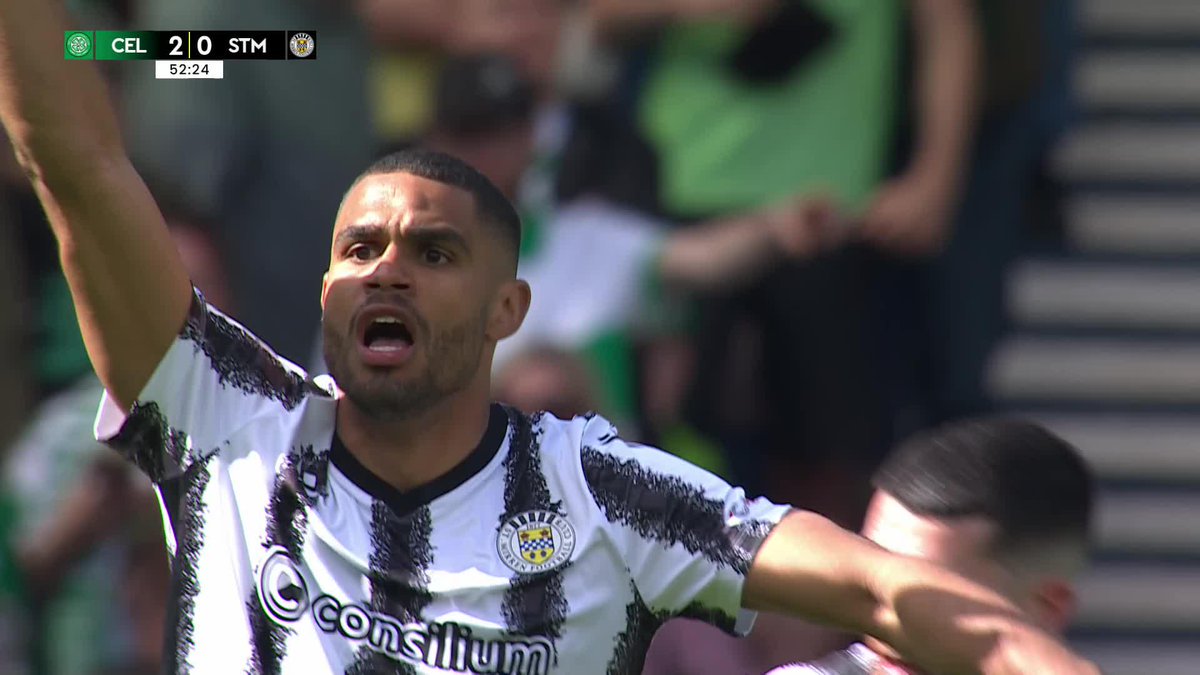 It's game on now! 🔥 Mikael Mandron gets one back for St Mirren FC against Celtic ⚫⚪ #ScottishCup