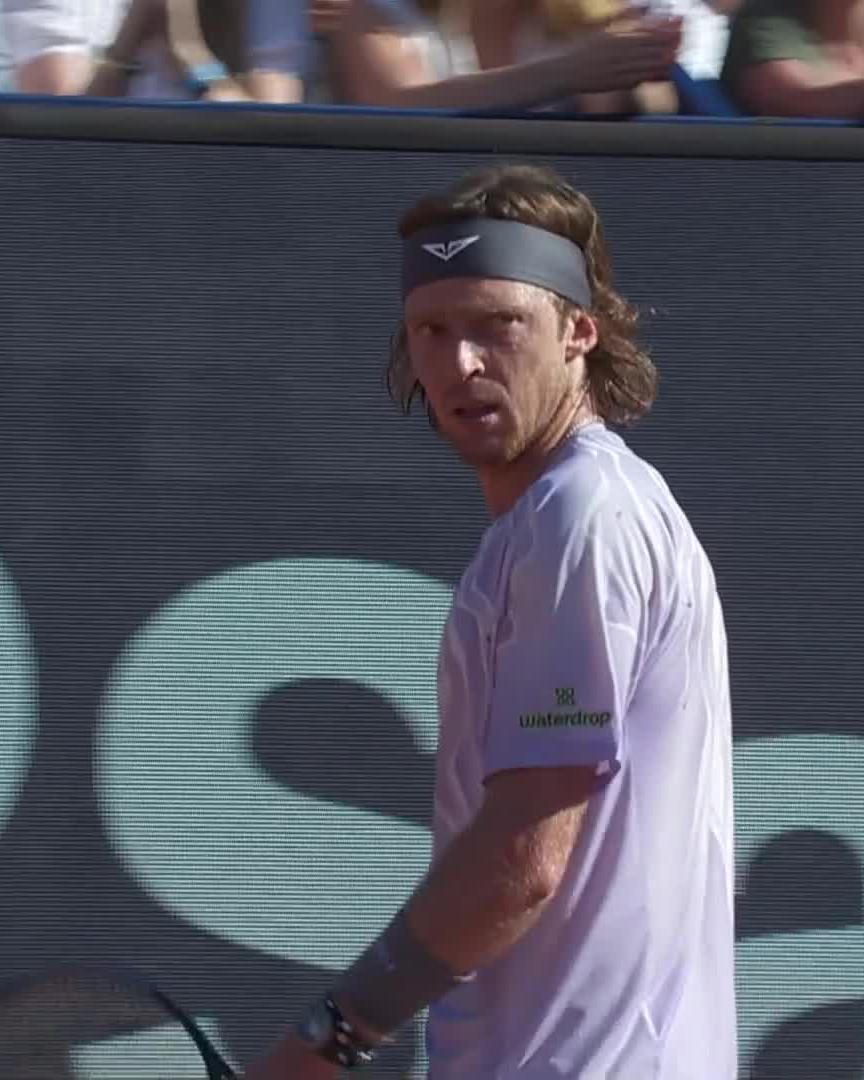 RUBLEV. CLUTCH 🥶 Andrey Rublev holds for 5-5 in the second set from triple championship point down! #BCNOpenBS