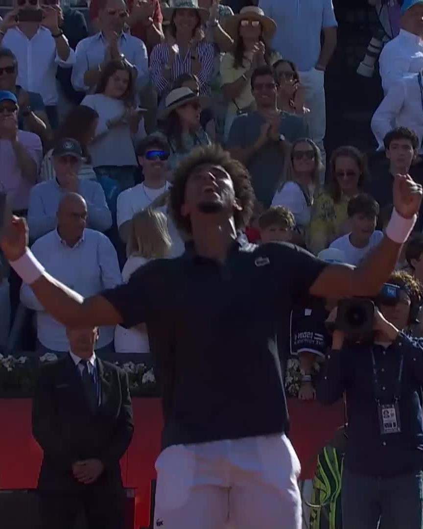 The moment Arthur Fils won the Barcelona title This is his first title in 18 months He missed 8 months of tennis after Roland Garros last year due to injury This year, he’s decided to make up that lost time by playing the tennis of his life Scenes 🇫🇷🥹