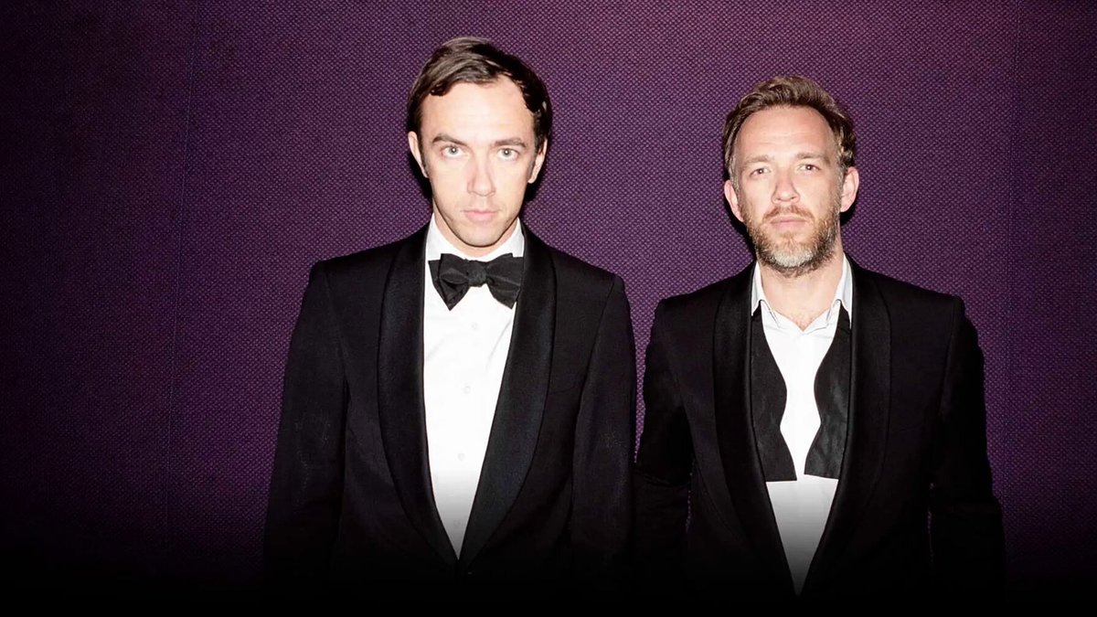 Up next an incredible two hours by these legends, 21 years ago: This is 2 Many DJs (SOULWAX) @ Camelot Club, Alicante, Spain, 11.05.05 This tracklist is bonkers. The way they manipulate Higher State of Consciousness, damn. Madness of a set. Tracklist in comments. Reminder that all mixes uploaded here today go on my Kofi for download tonight. 👇🔥👇