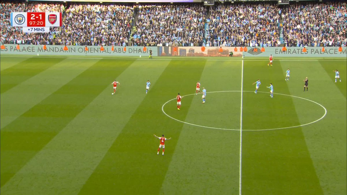 "A monumental Manchester City win!" The SCENES after Man City's huge win over Arsenal 👀