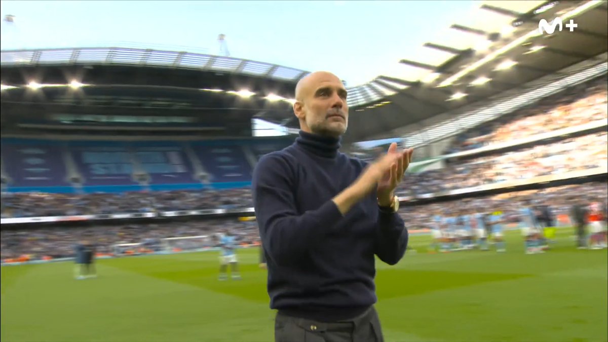Quiere esta Premier League. Quiere volver a hacer historia con el City. La felicidad de 𝑷𝒆𝒑 𝑮𝒖𝒂𝒓𝒅𝒊𝒐𝒍𝒂. #LaCasaDelFútbol #PremierLeague