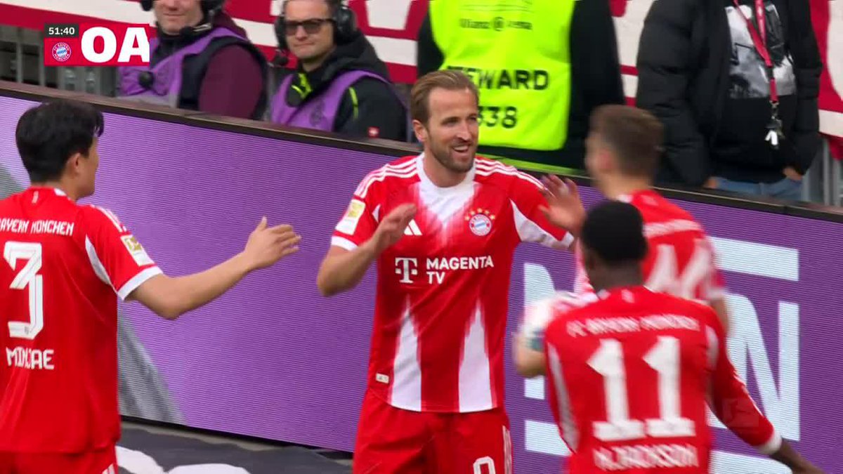 "Bayern Múnich" Porque venció por 4-2 al Stuttgart y se consagró campeón de la Bundesliga. Derramaron sexo de la mano Kane y Lucho Díaz y ahora también quieren ir por la Champions League los hijos de re mil putas.