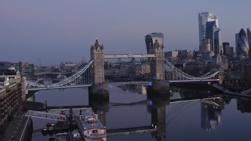 How did London go from a working class manufacturing town to a haven for Russian oligarchs? Part 2 of my conversation with Patrick Radden Keefe, investigative journalist and author of the new book “London Falling":