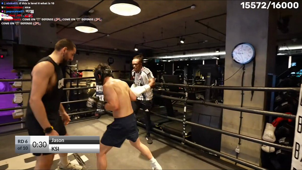 KSI knocked JasonTheWeen to the ground with a liver shot after he landed a face punch during their sparring session 😳