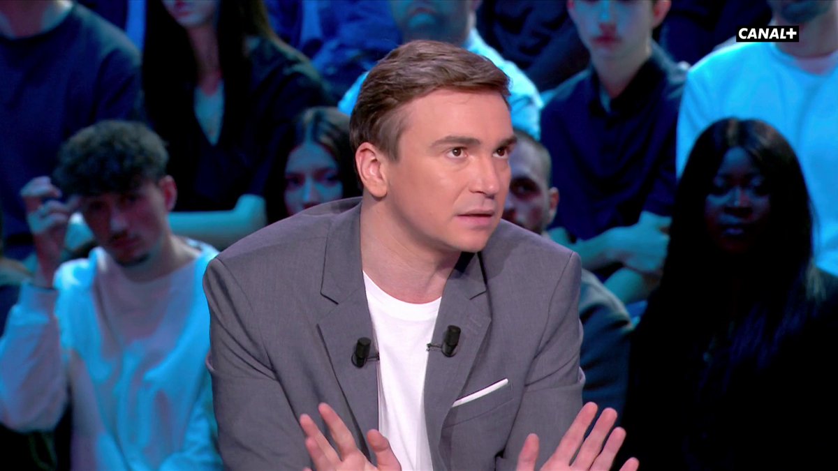 "Il s'est trop trompé ces derniers mois, et je comprends que les résultats le tendent : c'est INSUPPORTABLE ce qu'on voit" 💬 La réaction de Bertrand Latour à la prise de parole de Medhi Benatia après la défaite de l'OM à Lorient 🗣️ #CFC