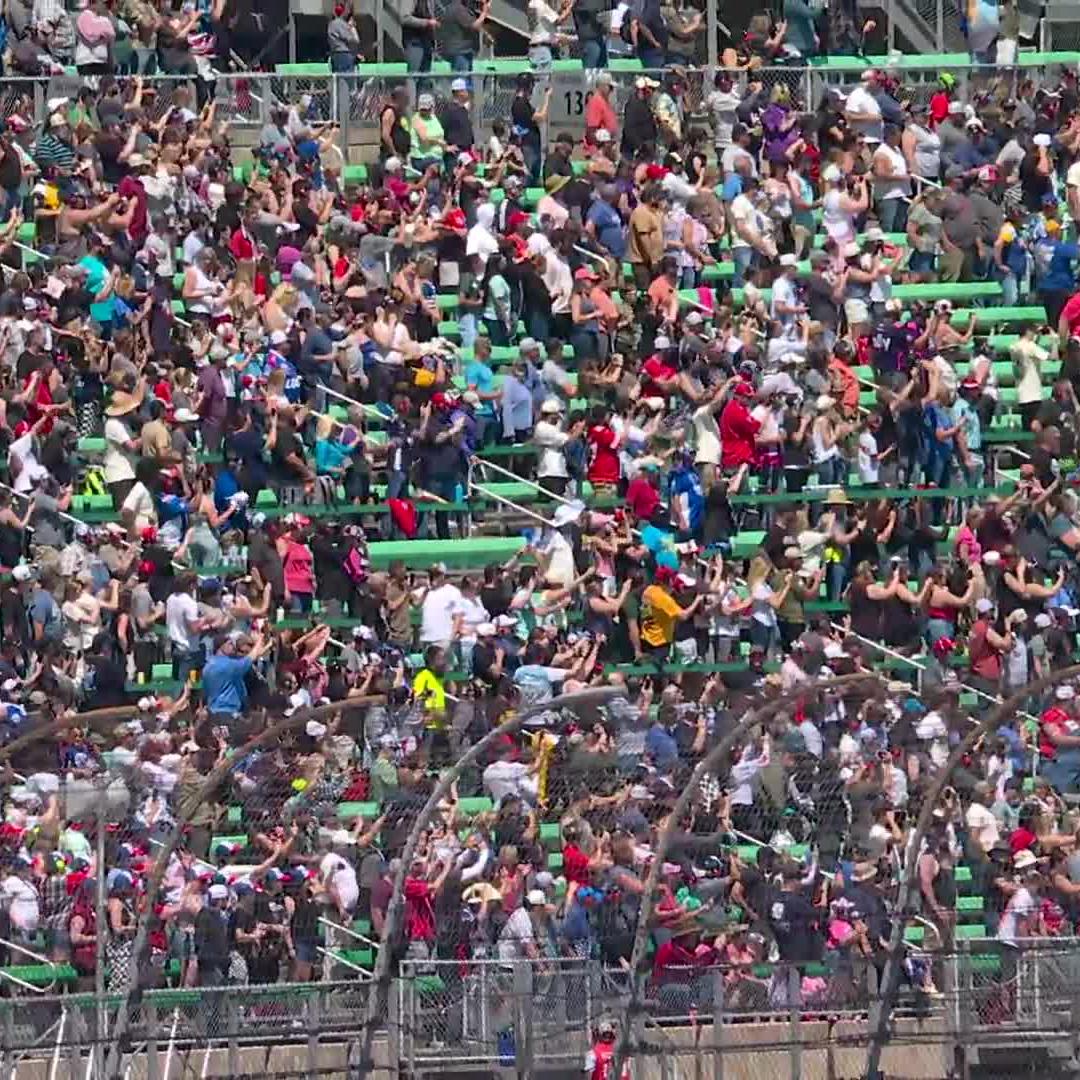 It's time to settle in for a Kansas Speedway Sunday! The green flag is out, live on FOX!