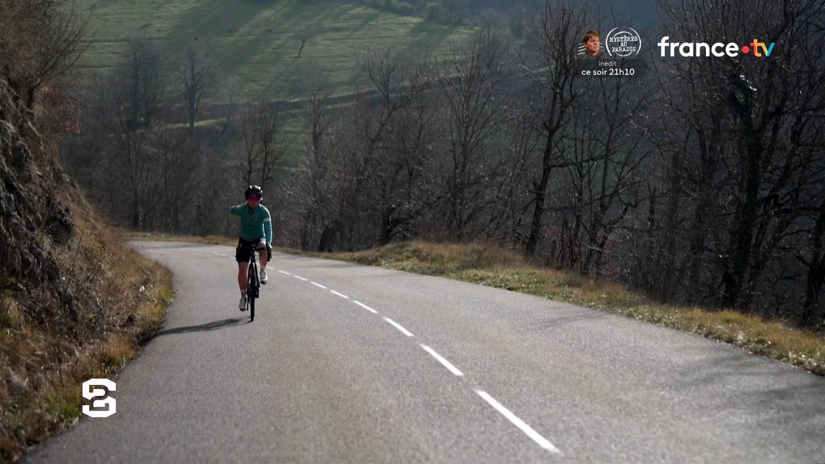 #Stade2 | 🤐 Les cycles menstruels, un sujet tabou ? 🏃‍♀️Chaque femme a ses règles environ 60j/an, mais dans le sport la physiologie féminine est encore peu étudiée. Une méconnaissance qui pèse sur la performance des athlètes 📺 L’émission en direct sur