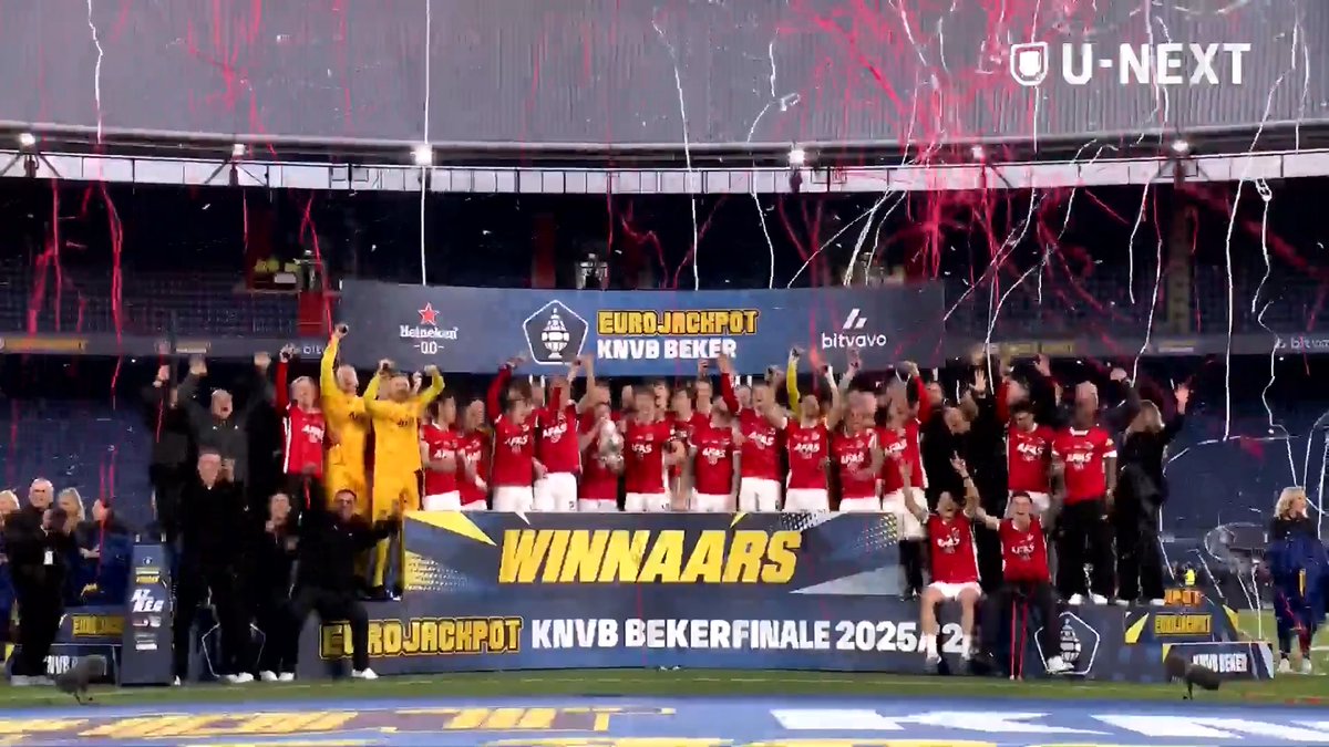 🏆今シーズンのKNVBカップ🏆 王者は🔴AZアルクマール⚪️ 2013年以来5度目の優勝を決める👏 🏆 KNVBカップ決勝 ⚔️ AZアルクマール v NECナイメヘン 📺
